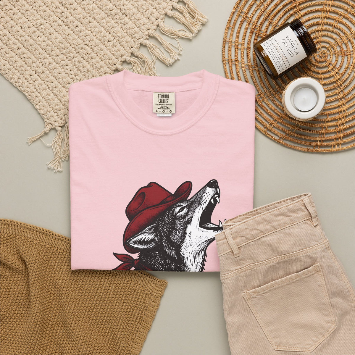 Cowboy Wolf T-Shirt Cowgirl Western Gift Women Vintage T-Shirt Werewolf T-Shirt Cowboy Fan Retro T-Shirt Rodeo Graphic Hand Drawn Bandana T-Shirt