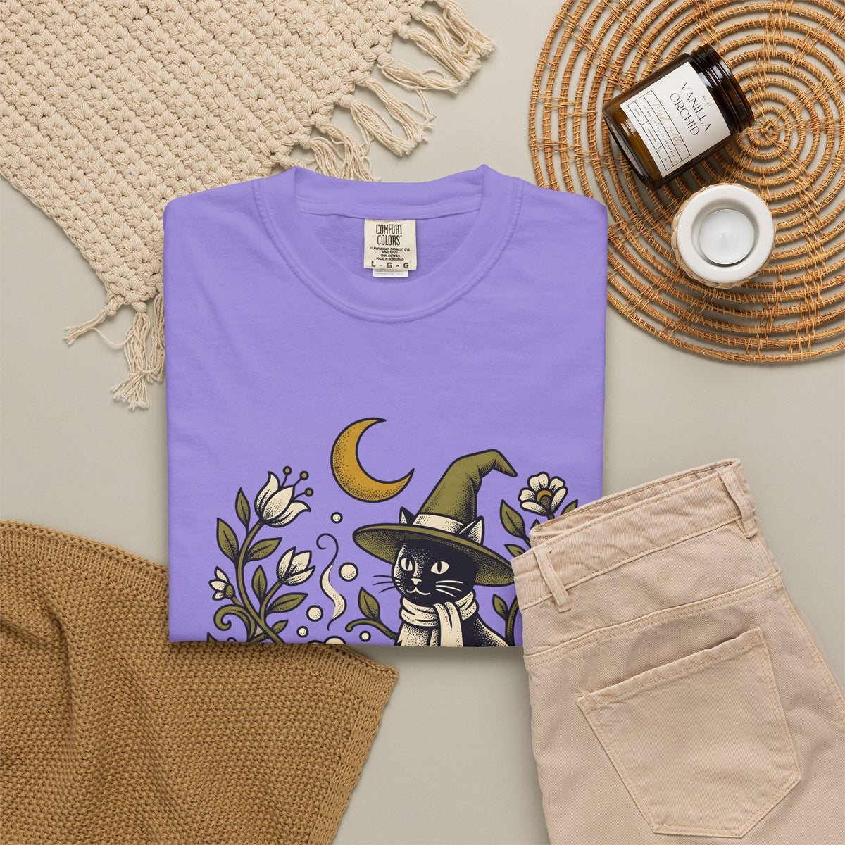 Black Cat Witch Hat Halloween Cat Gift Vintage Witch Hat Horror Fan Retro Feline T-Shirt