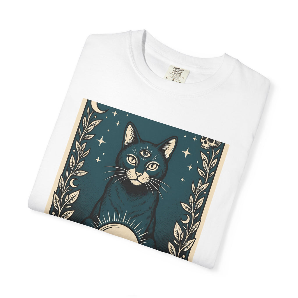 Mystic Cat T-Shirt Boho Chic Witchcraft Gift Women Tarot T-Shirt Kitty T-Shirt Bohemian Fan Occult Graphic Vintage Crystal Ball T-Shirt