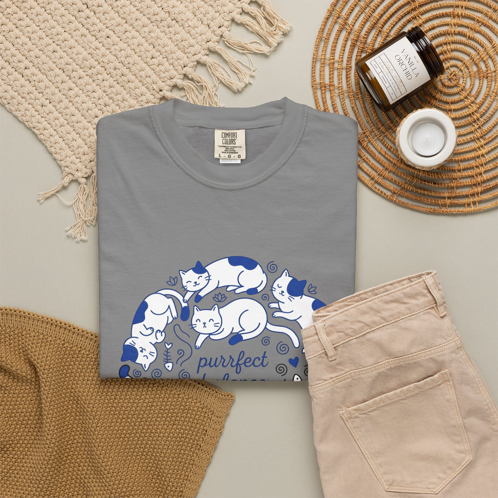 Sleeping Cats T-Shirt Cat Animals Gift Women Doodle T-Shirt Kitten T-Shirt Cat Fan Feline T-Shirt Cartoon Graphic Wildlife Illustration Minimalist
