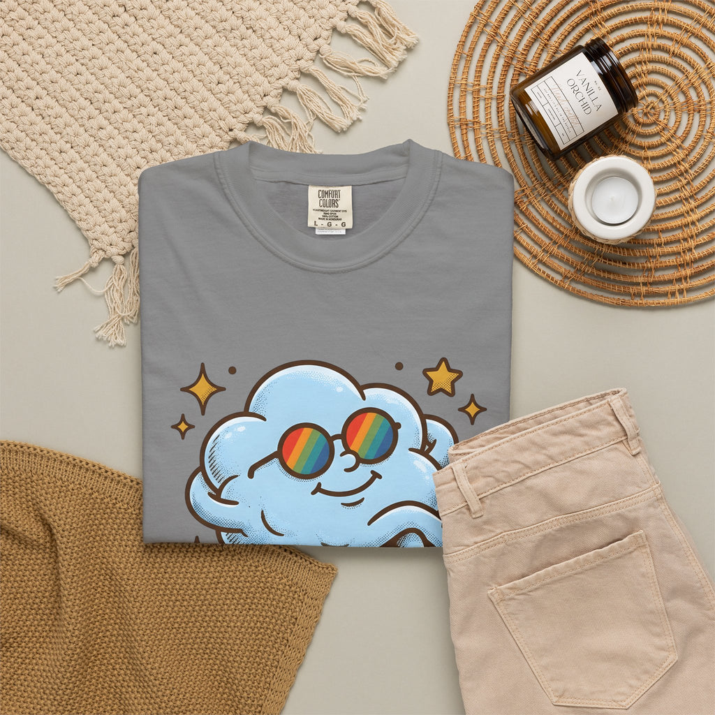Smiling Cloud Boho Chic Inspiration Gift Comic Cloud Hippie Fan Cartoon Motivational Vintage T-Shirt