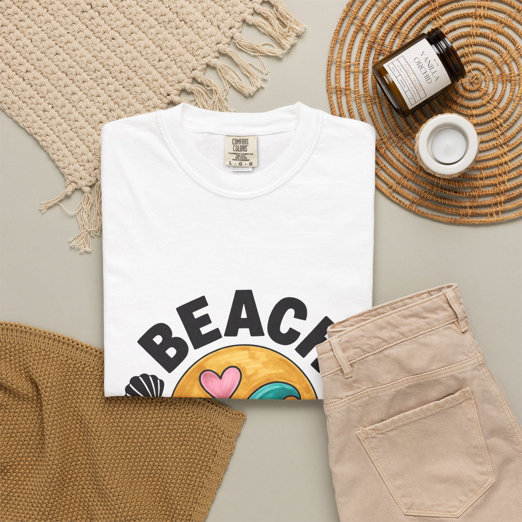 Sun Surf Heart T-Shirt Moms Coast Gift Women Flat Design T-Shirt Summer T-Shirt Mom Fan Minimalist T-Shirt Coastal Graphic Classic Clam T-Shirt