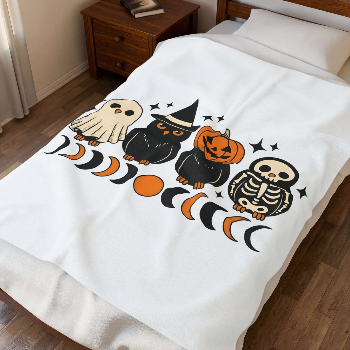 Owl Disguise Halloween Haunted Gift Animated Hoot Owl Horror Fan Cartoony Spooky Classic Moon Blanket