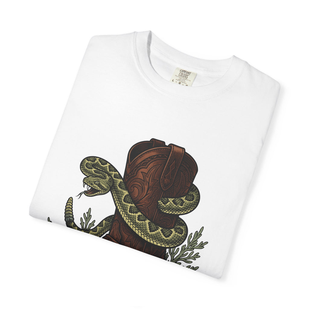 Western Boot Serpent T-Shirt Cowgirl Ranch Gift Women Retro T-Shirt Snake Boot T-Shirt Cowgirl Fan Rodeo T-Shirt Farm Graphic Sketch Desert Plant