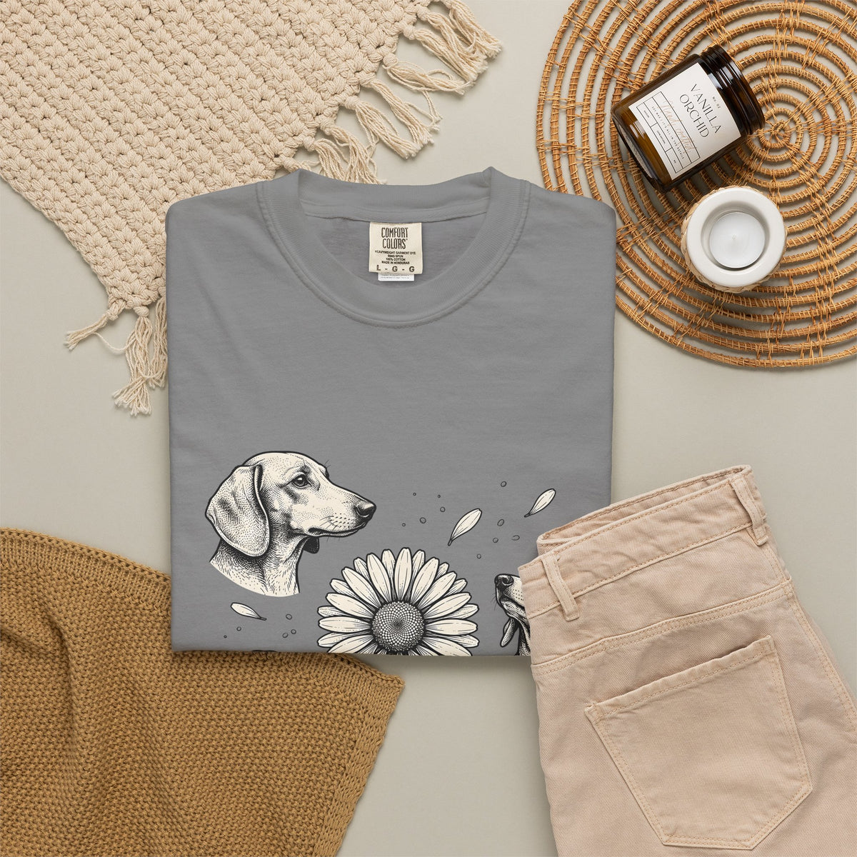 Dachshund Dog T-Shirt Dog Floral Gift Women Hand Drawn T-Shirt Wiener Dog T-Shirt Dog Fan Illustrated Design Vintage Daisy Flower T-Shirt