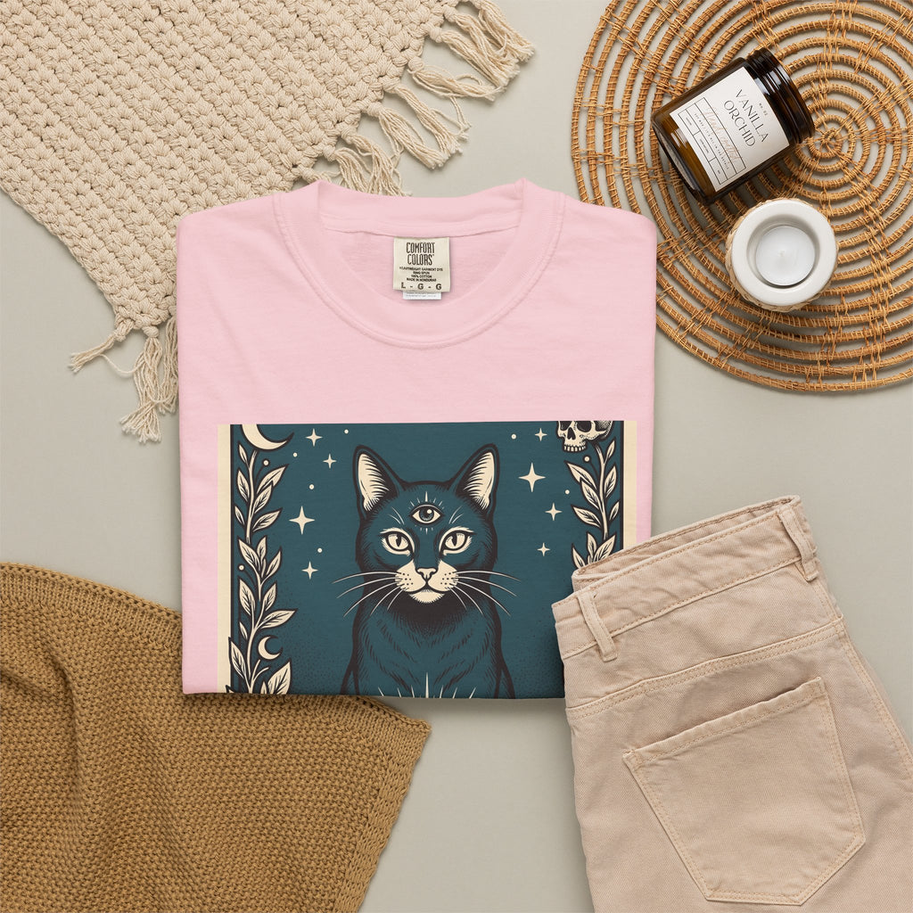 Mystic Cat T-Shirt Boho Chic Witchcraft Gift Women Tarot T-Shirt Kitty T-Shirt Bohemian Fan Occult Graphic Vintage Crystal Ball T-Shirt