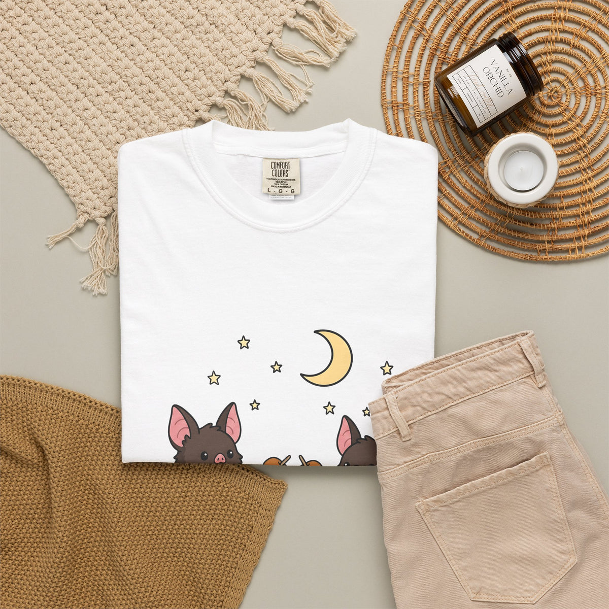 Bat Drawing T-Shirt Halloween Creatures Gift Women Charming T-Shirt Bat T-Shirt Spooky Fan Cartoon T-Shirt Monster Graphic Animated Gourd T-Shirt