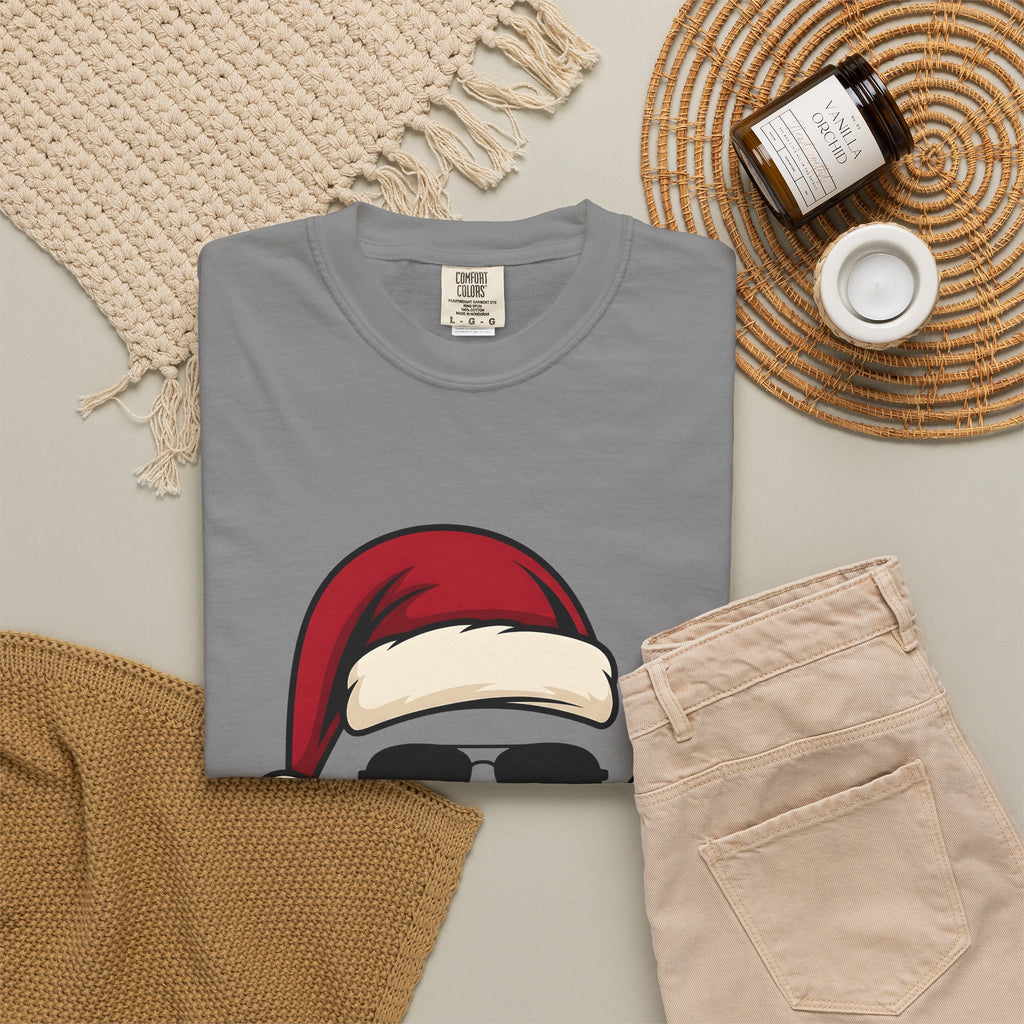 Santa Hat Sunglasses Christmas Humor Gift Cartoon Cool Shades Xmas Fan Funny Retro Smoking T-Shirt