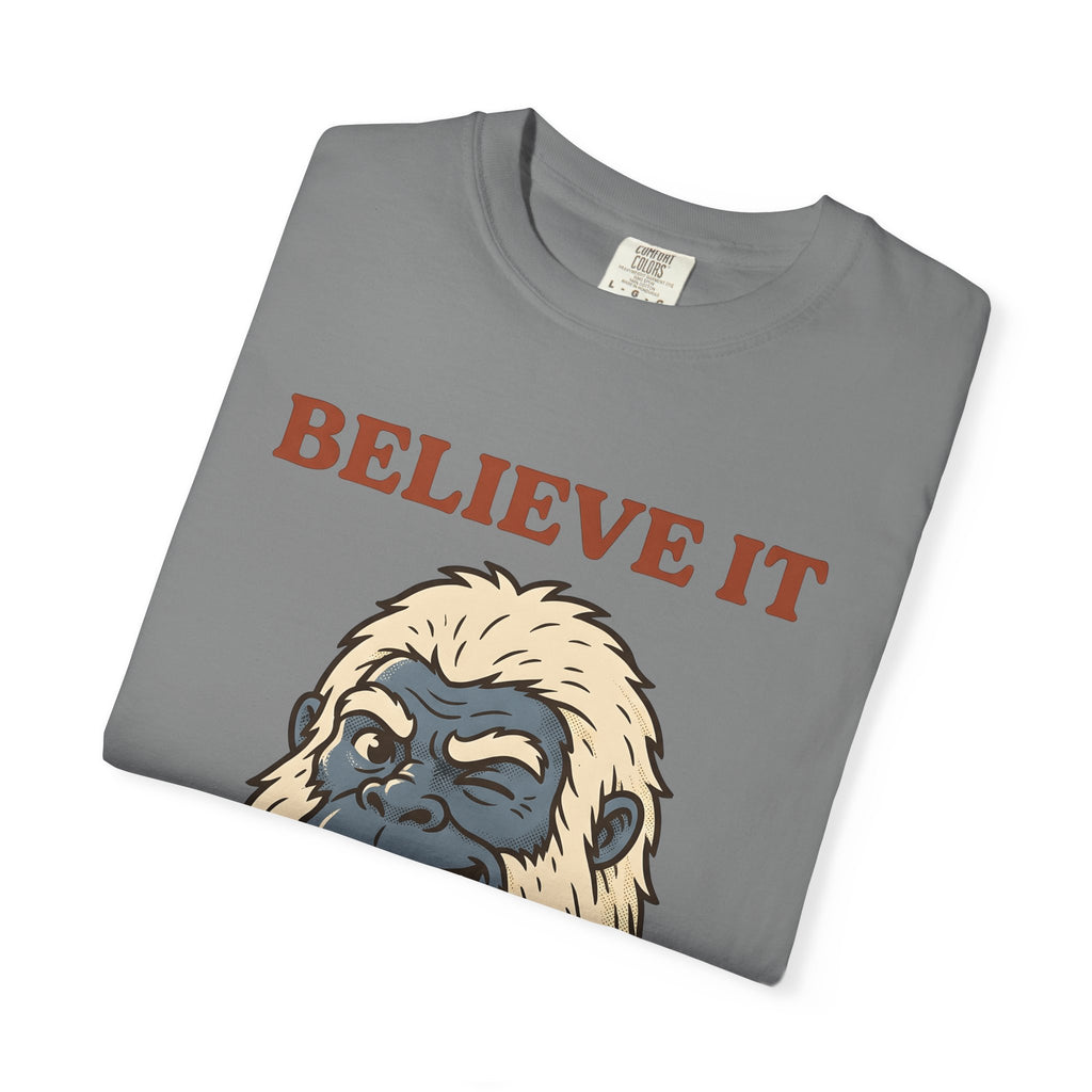Abominable Snowman Face T-Shirt Christmas Jokes Gift Women Comic T-Shirt Yeti T-Shirt Xmas Fan Cartoon T-Shirt Pun Graphic Retro Holiday Lights