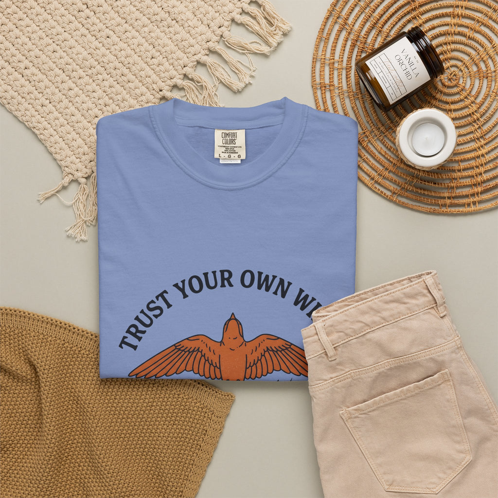 Swallow Bird T-Shirt Bird Wildlife Gift Women Tribal T-Shirt Swallows T-Shirt Birdwatcher Fan Primitive Graphic Classic Wingspan T-Shirt