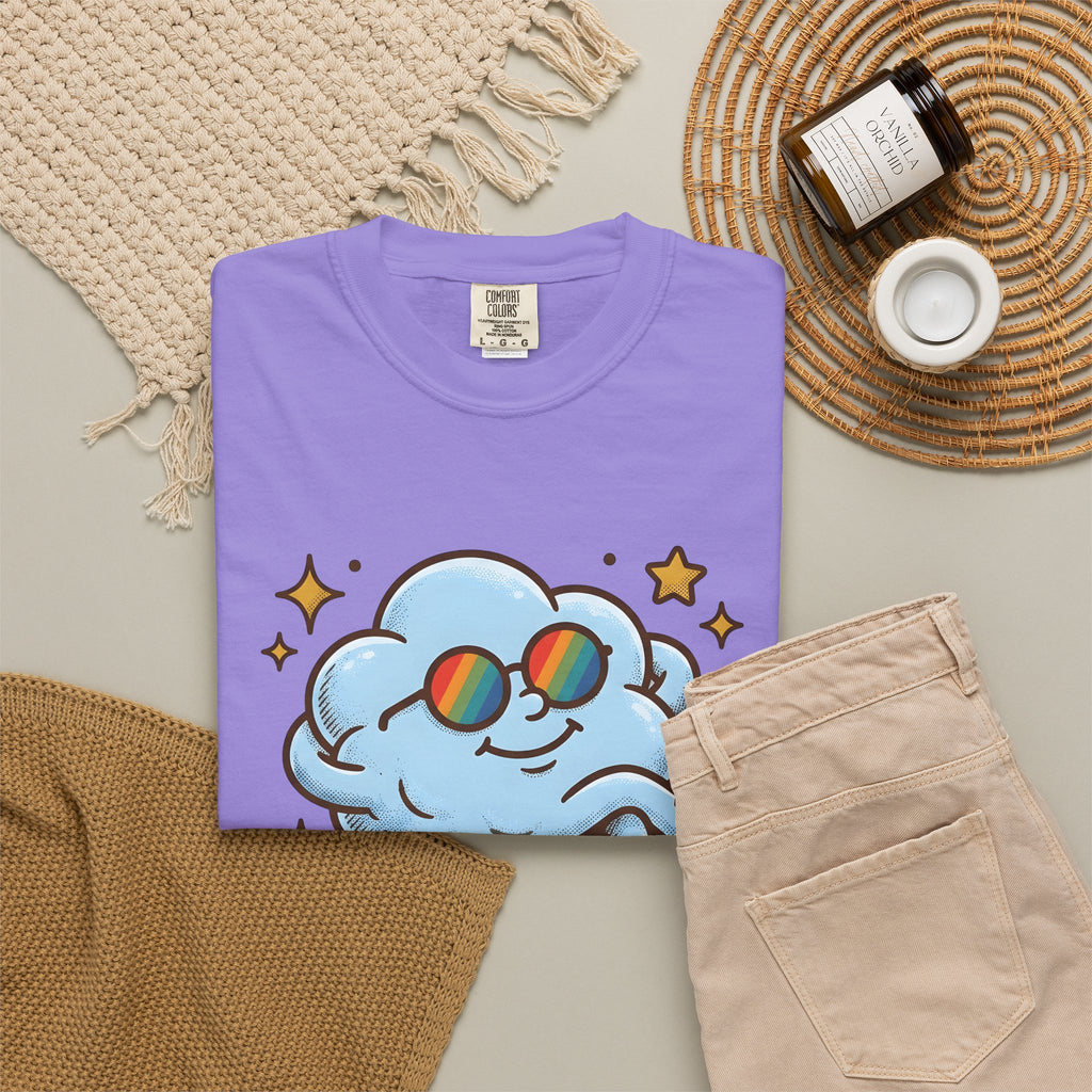 Smiling Cloud Boho Chic Inspiration Gift Comic Cloud Hippie Fan Cartoon Motivational Vintage T-Shirt