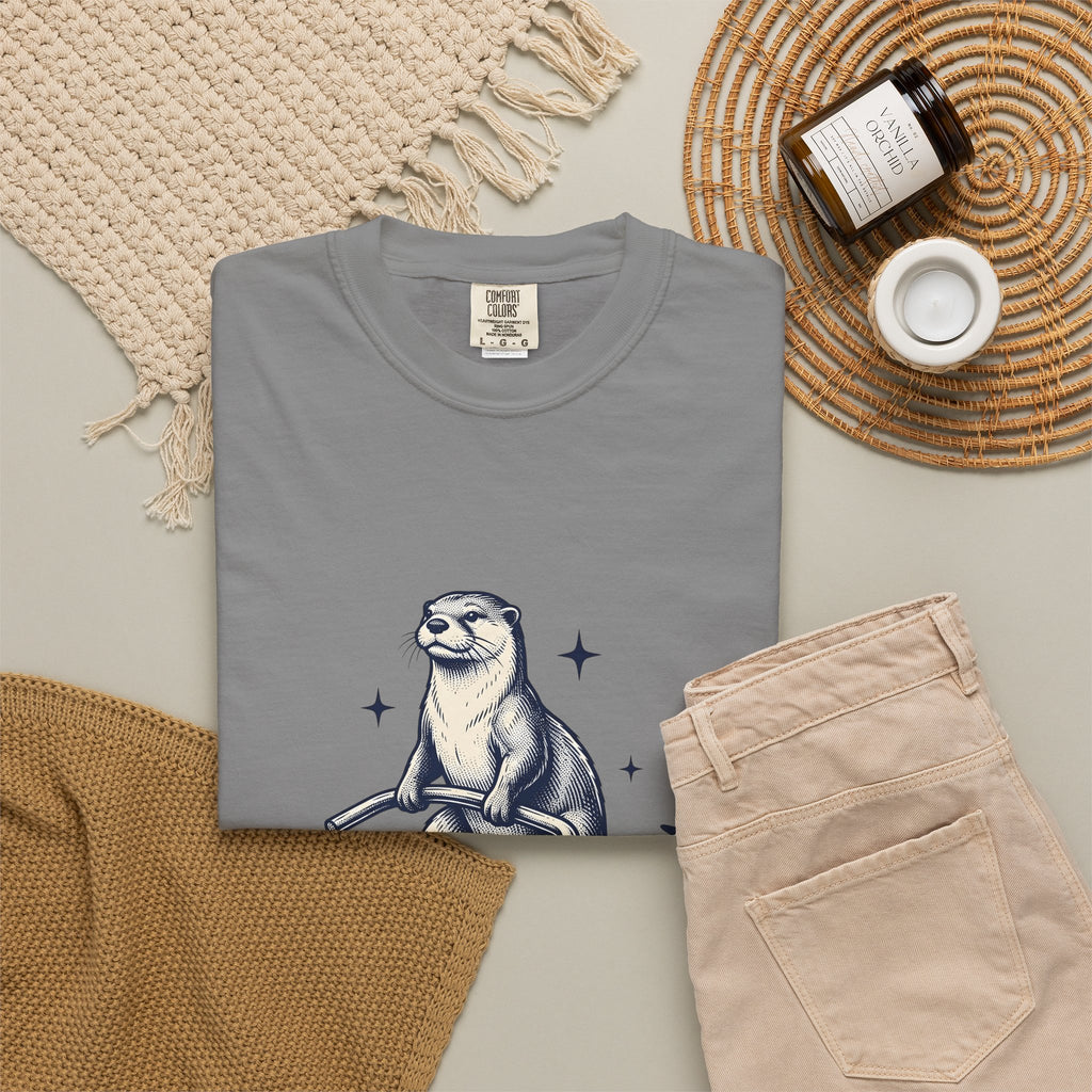 Strong Otter T-Shirt Funny Animal Gift Women Vintage T-Shirt Otter T-Shirt Humor Fan Retro T-Shirt Wildlife Graphic Hand Drawn Stars T-Shirt