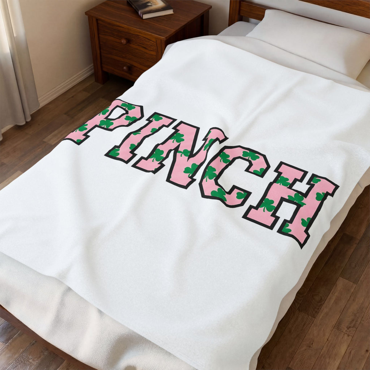 Shamrock Pattern Blanket St Patrick's Day Holiday Gift Women Bold Blanket Clover Blanket Irish Fan Vintage Blanket Celebration Graphic Retro