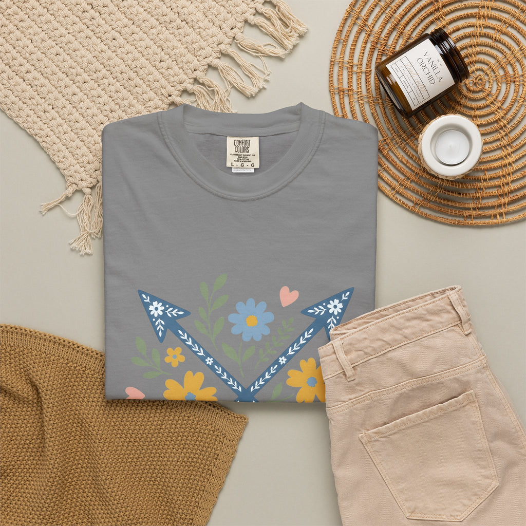 Crossed Arrows T-Shirt Cowgirl Country Gift Women Folk T-Shirt Quivers T-Shirt Rodeo Fan Quilt Design Southwestern Wildflowers T-Shirt