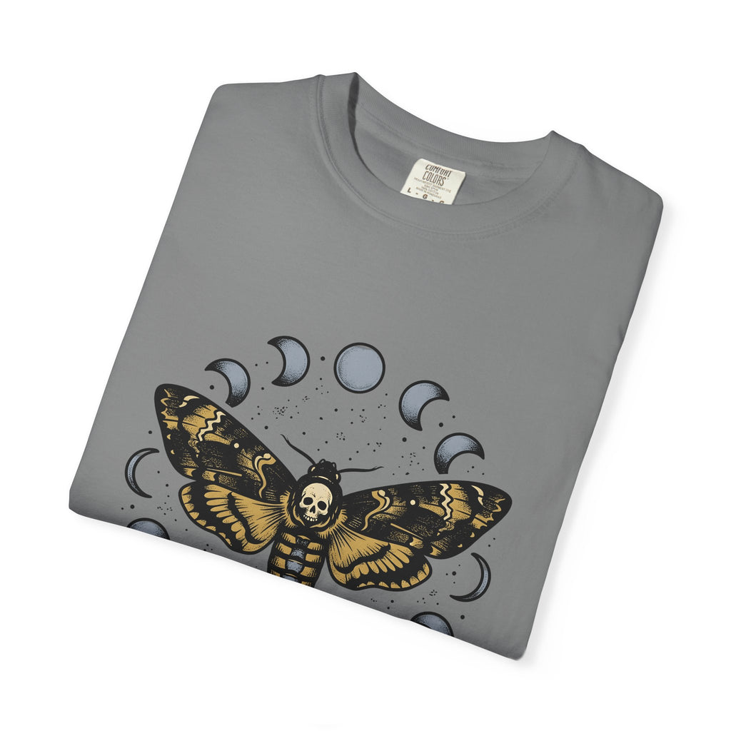 Night Moth T-Shirt Halloween Witchcraft Gift Women Horror T-Shirt Moth T-Shirt Halloween Fan Spooky T-Shirt Occult Graphic Classic Moon Cycle