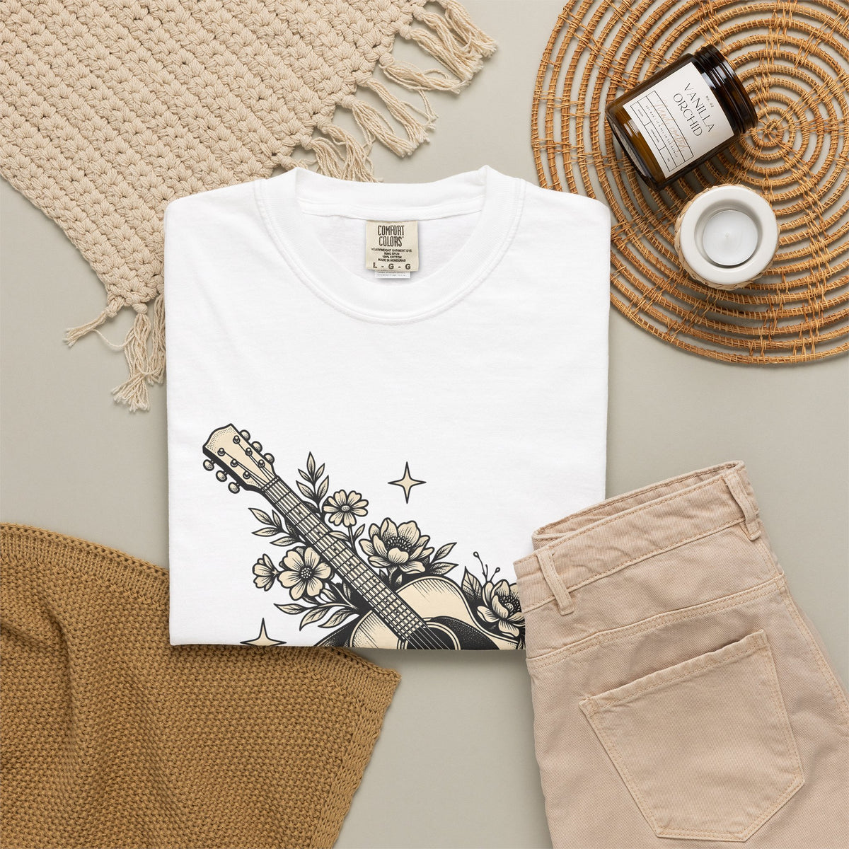 Blossom Guitar T-Shirt Floral Melody Gift Women Illustrative T-Shirt Guitar T-Shirt Flower Fan Illustrated T-Shirt Harmony Graphic Old School Star