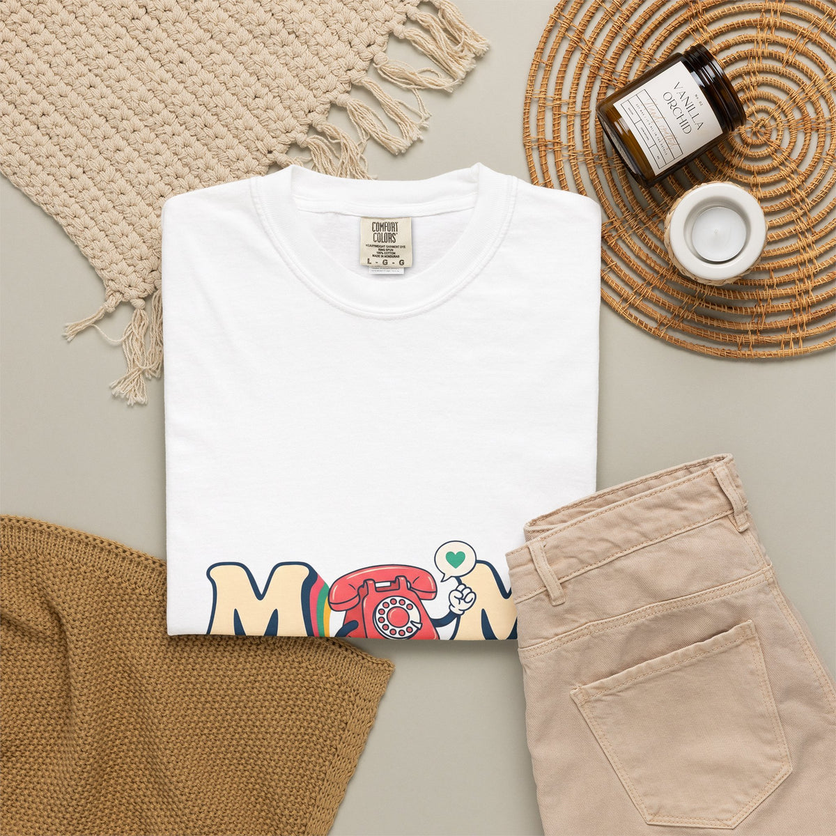 Vintage Phone T-Shirt Moms Relatives Gift Women Comic T-Shirt Old Phone T-Shirt Mother Fan Cartoon T-Shirt Family Graphic Classic Love Symbol
