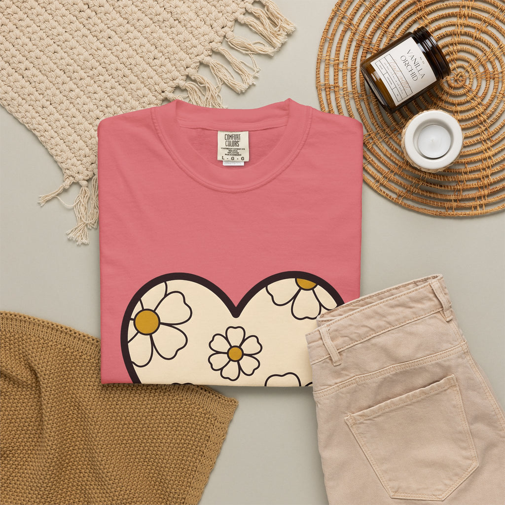 Daisy Affection T-Shirt Boho Chic Nature Gift Women Contemporary T-Shirt Flower T-Shirt Hippie Fan Bohemian T-Shirt Environmental Graphic Classic