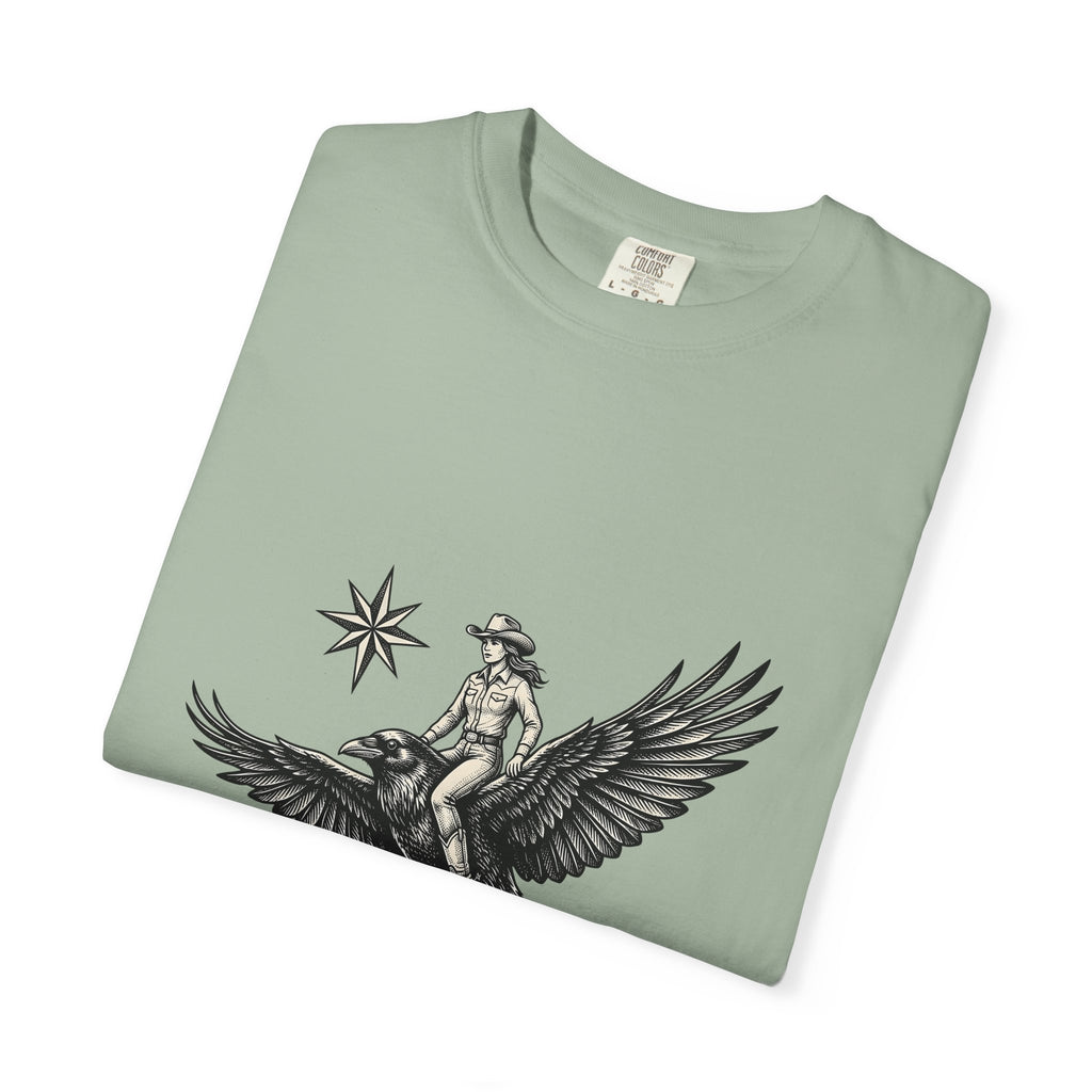 Cowgirl On Raven Cowgirl Travel Gift Country Horsewoman Cowboy Fan Rustic Adventure Retro T-Shirt