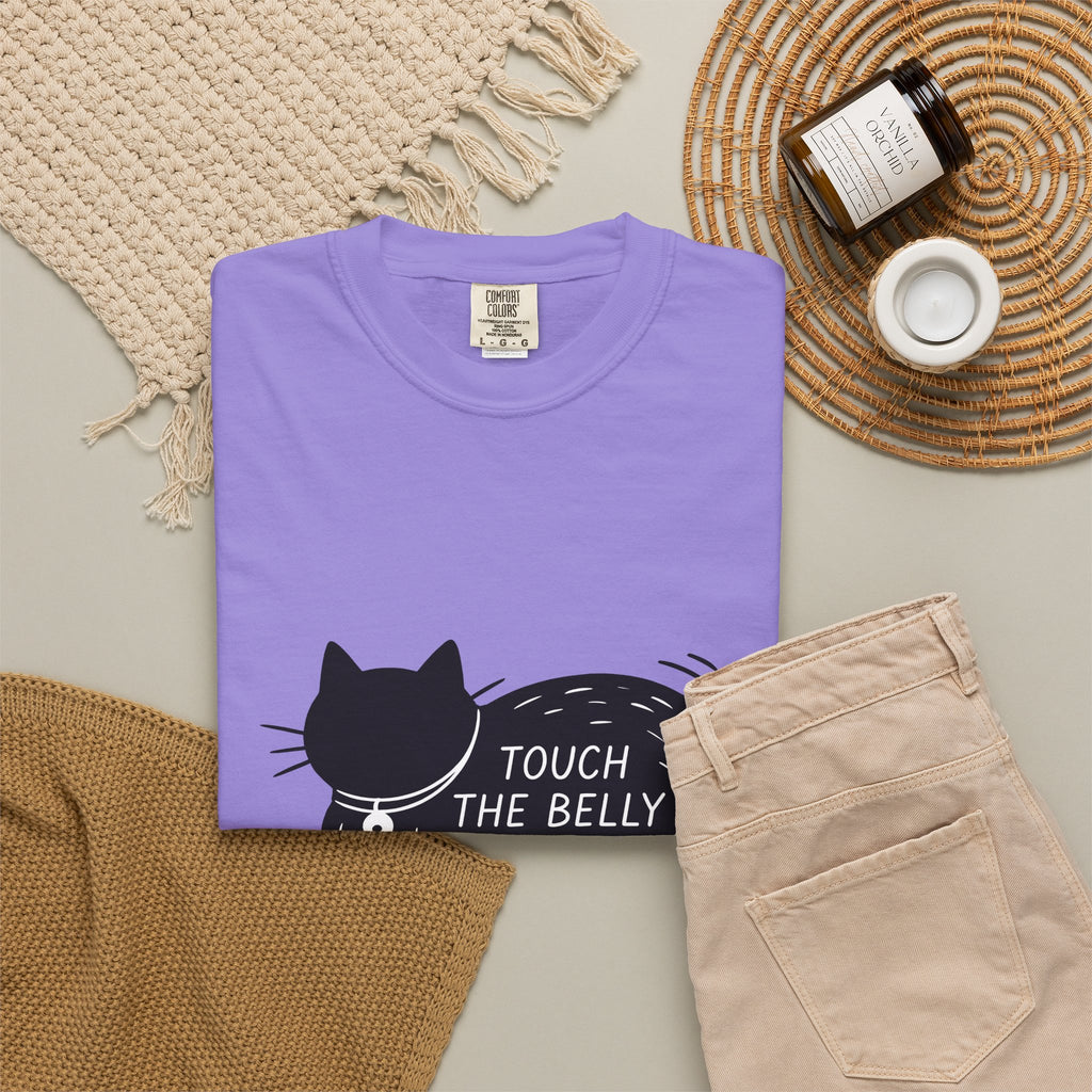 Black Feline T-Shirt Cat Fun Gift Women Flat T-Shirt Cat T-Shirt Cat Fan Minimalist T-Shirt Humorous Graphic Chic Pendant T-Shirt