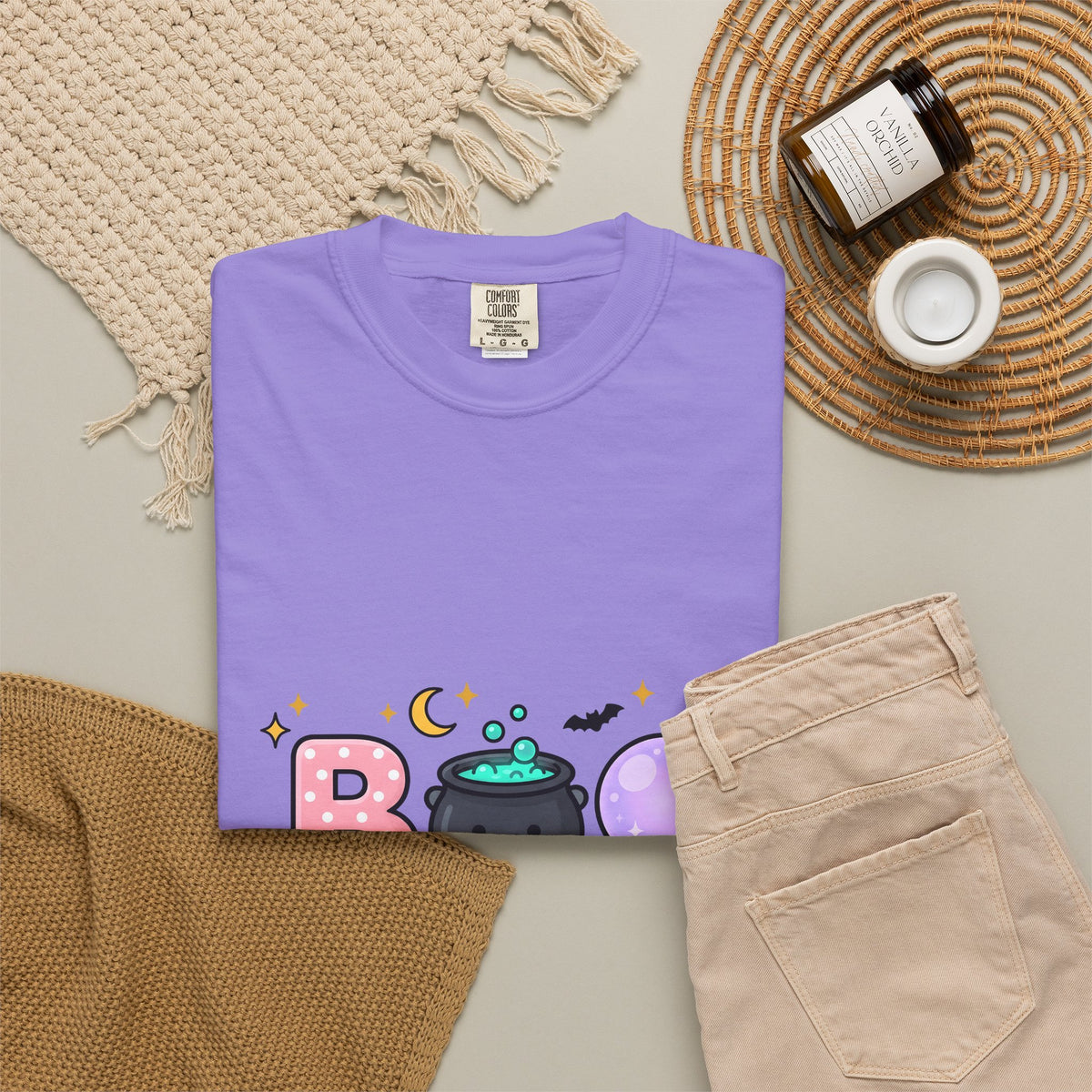 Witch Cauldron Halloween Spellcaster Gift Cute Cauldron Horror Fan Kawaii Warlock Comic Magic Orb T-Shirt