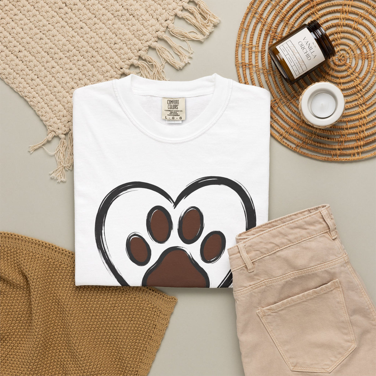 Dog Paw Heart T-Shirt Dog Mom Animal Gift Women Hand Drawn T-Shirt Paw Print T-Shirt Dog Mom Fan Illustrated T-Shirt Creature Graphic Minimalist