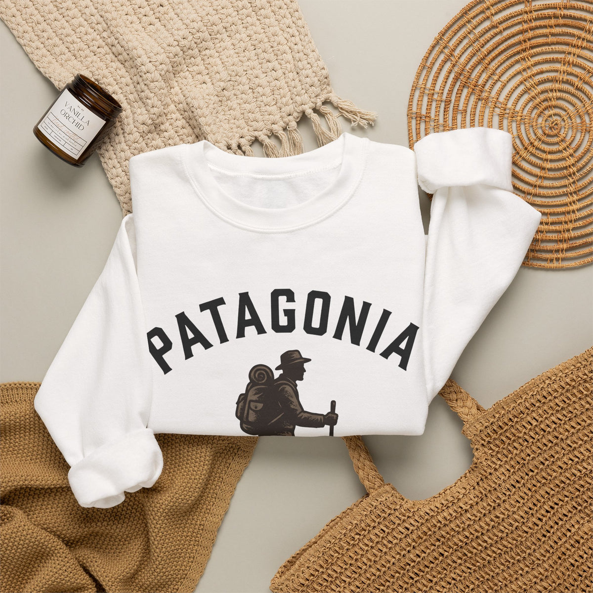 Hiking Figure Sweatshirt Hiking Travel Gift Women Old School Sweatshirt Trekker Sweatshirt Hiker Enthusiast Retro Sweatshirt Explorer Graphic Classic Rucksack