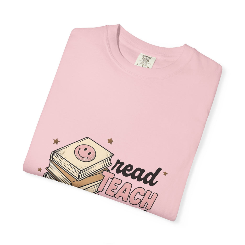 Stacked Books Teachers Reading Gift Cartoon Book Pile Educator Enthusiast Comic Literacy Retro T-Shirt