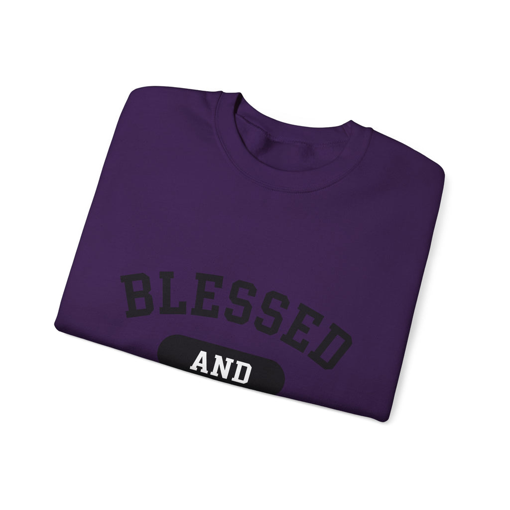 Bold Lettering Design Sweatshirt Moms Household Gift Women Simple Sweatshirt Typography T-Sh
