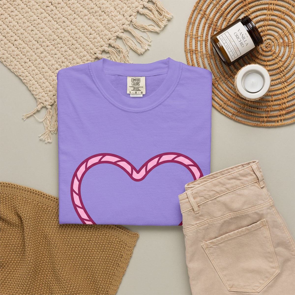 Rope Heart T-Shirt Cowgirl Cowboy Gift Women Contemporary Art T-Shirt Heart Tie T-Shirt Rodeo Fan Modern Art T-Shirt Cowboy Graphic Sleek Knot