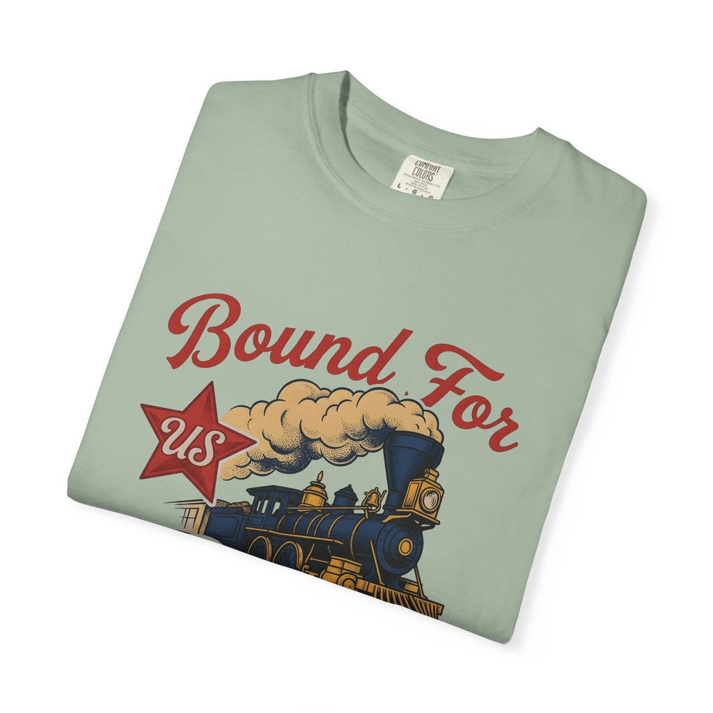 Locomotive T-Shirt America Flag Gift Women Antique T-Shirt Train T-Shirt Patriot Fan Vintage T-Shirt Banner Graphic Old School Spark T-Shirt