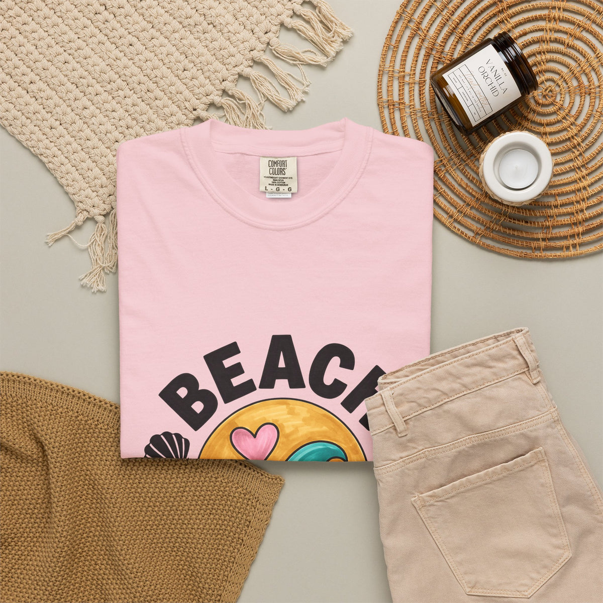 Sun Surf Heart T-Shirt Moms Coast Gift Women Flat Design T-Shirt Summer T-Shirt Mom Fan Minimalist T-Shirt Coastal Graphic Classic Clam T-Shirt