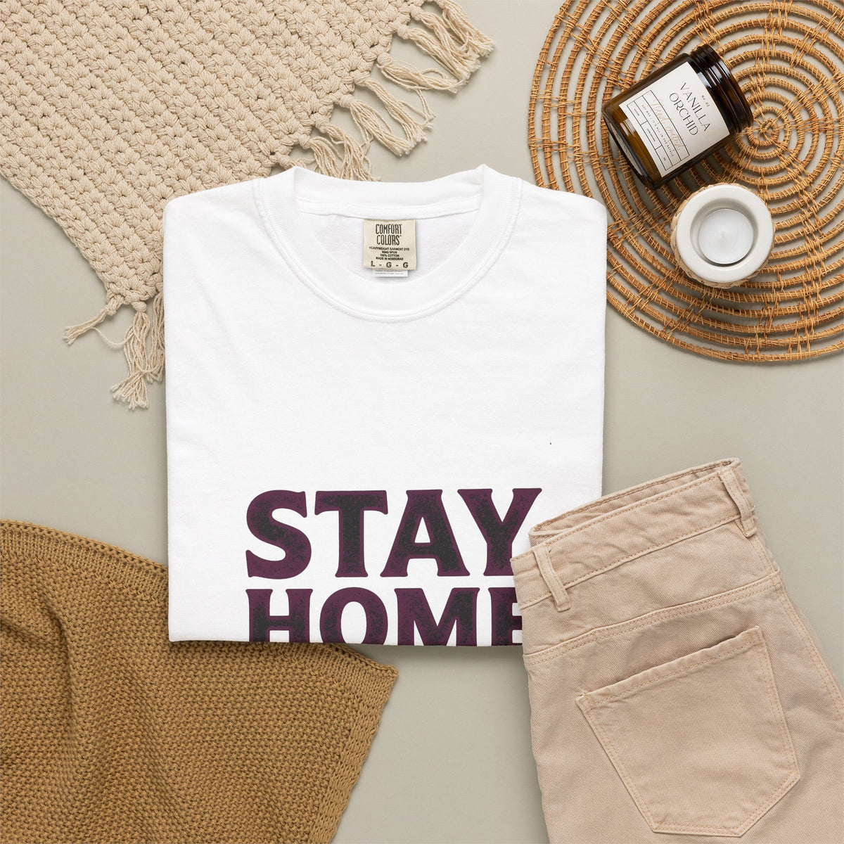 Pet Bed T-Shirt Dog House Gift Women Retro T-Shirt Dog Bed T-Shirt Dog Fan Homeware Graphic Hand Drawn Speckled Print T-Shirt