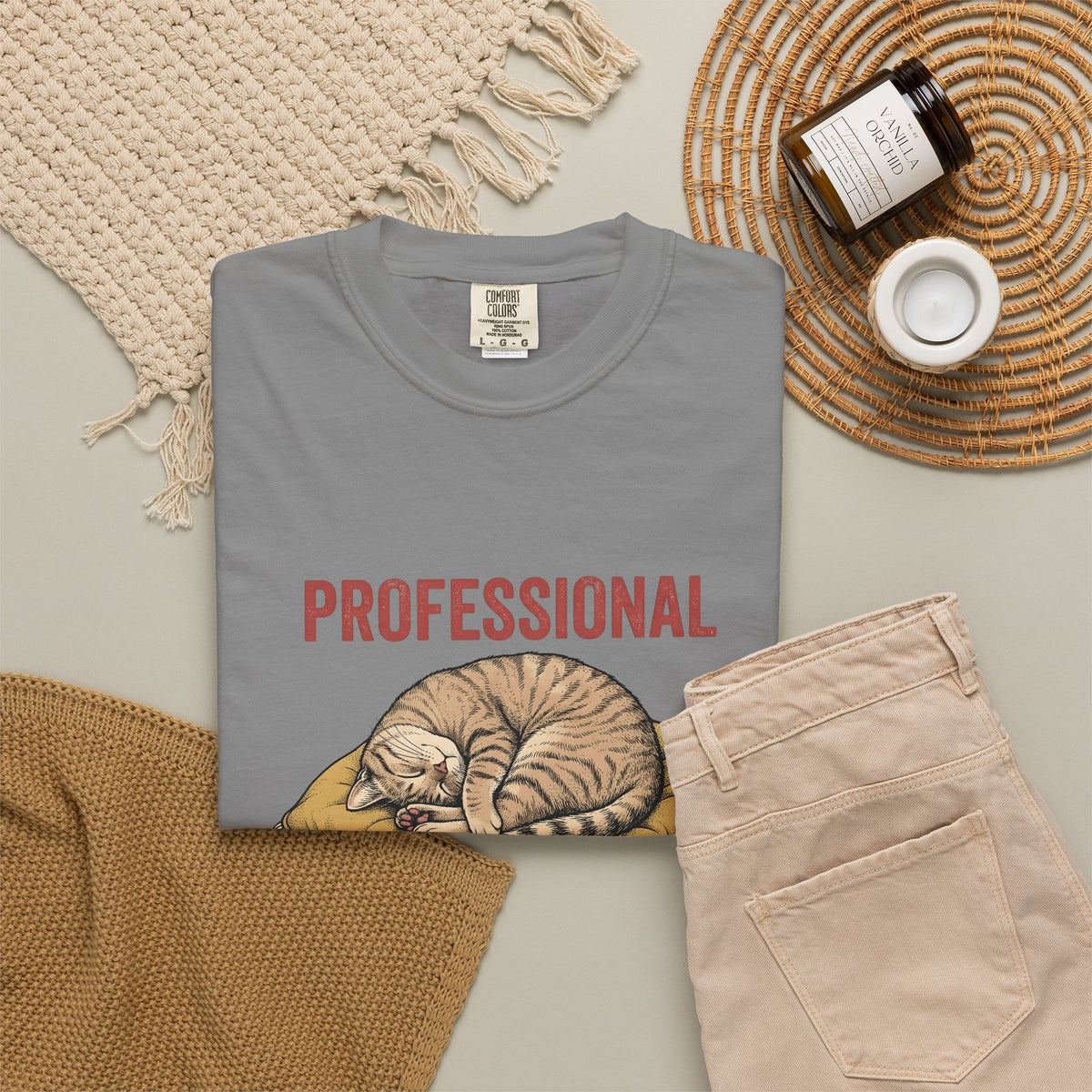 Resting Cat T-Shirt Cat Comedy Gift Women Classic T-Shirt Kitten T-Shirt Feline Fan Cat T-Shirt Humor Graphic Doodle Headrest T-Shirt