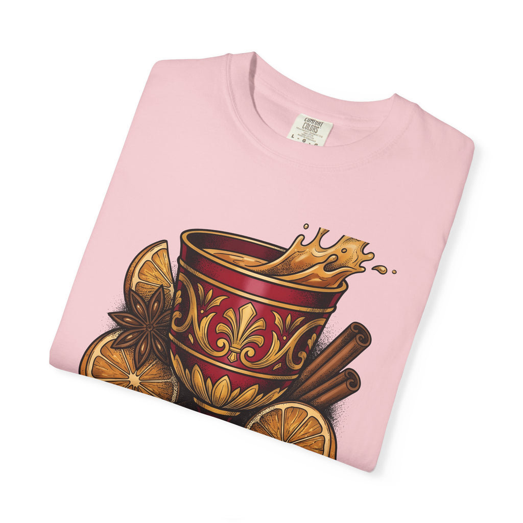 Hot Spiced Drink Holiday Yuletide Gift Farmhouse Mulled Wine Christmas Fan Rustic Winter Outline T-Shirt
