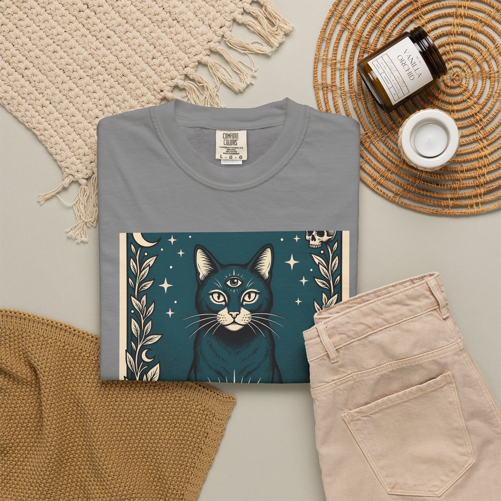 Mystic Cat T-Shirt Boho Chic Witchcraft Gift Women Tarot T-Shirt Kitty T-Shirt Bohemian Fan Occult Graphic Vintage Crystal Ball T-Shirt