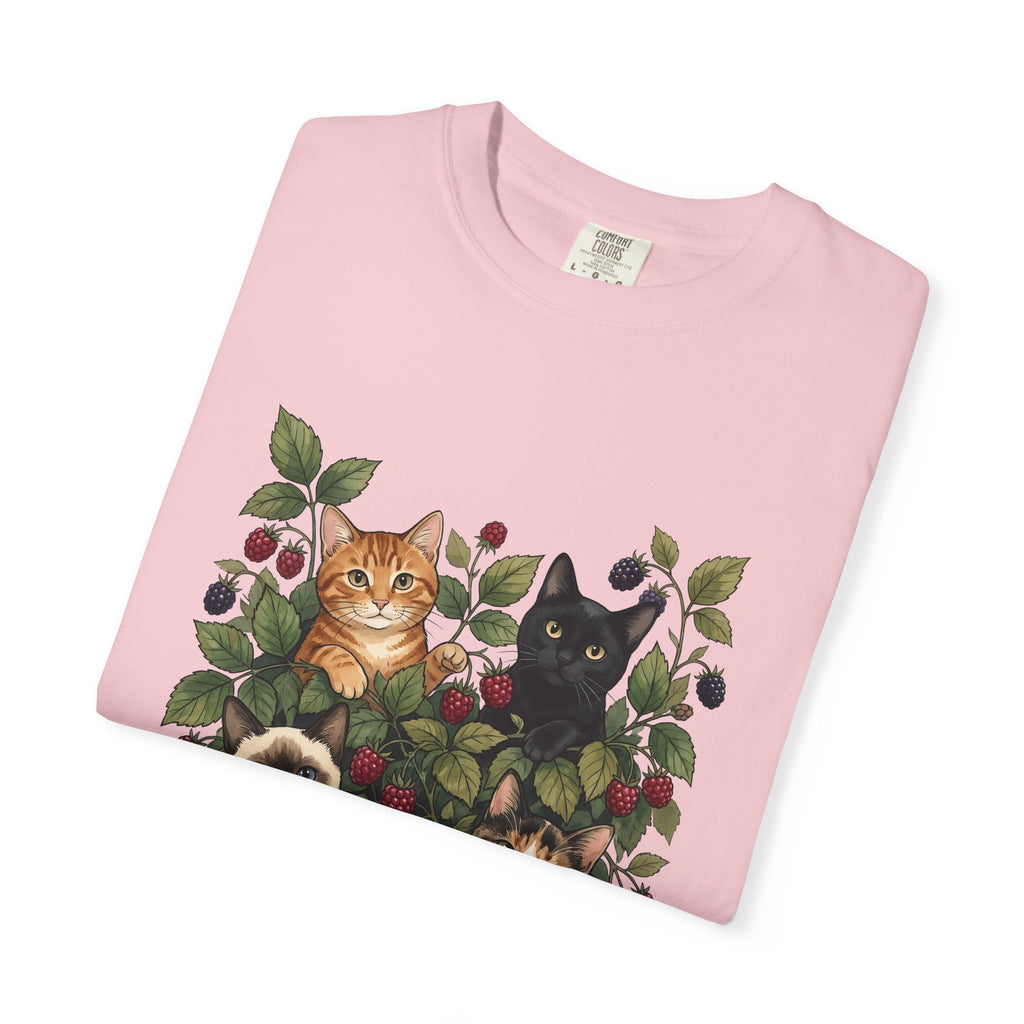 Kittens Berries T-Shirt Cat Garden Gift Women Flower T-Shirt Cats T-Shirt Cat Fan Floral T-Shirt Botanical Graphic Retro Foliage T-Shirt