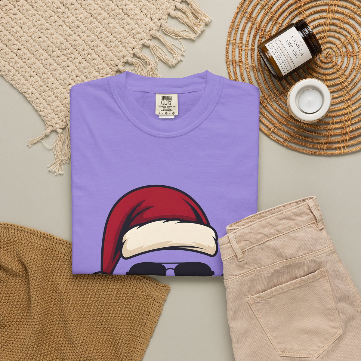 Santa Hat Sunglasses Christmas Humor Gift Cartoon Cool Shades Xmas Fan Funny Retro Smoking T-Shirt