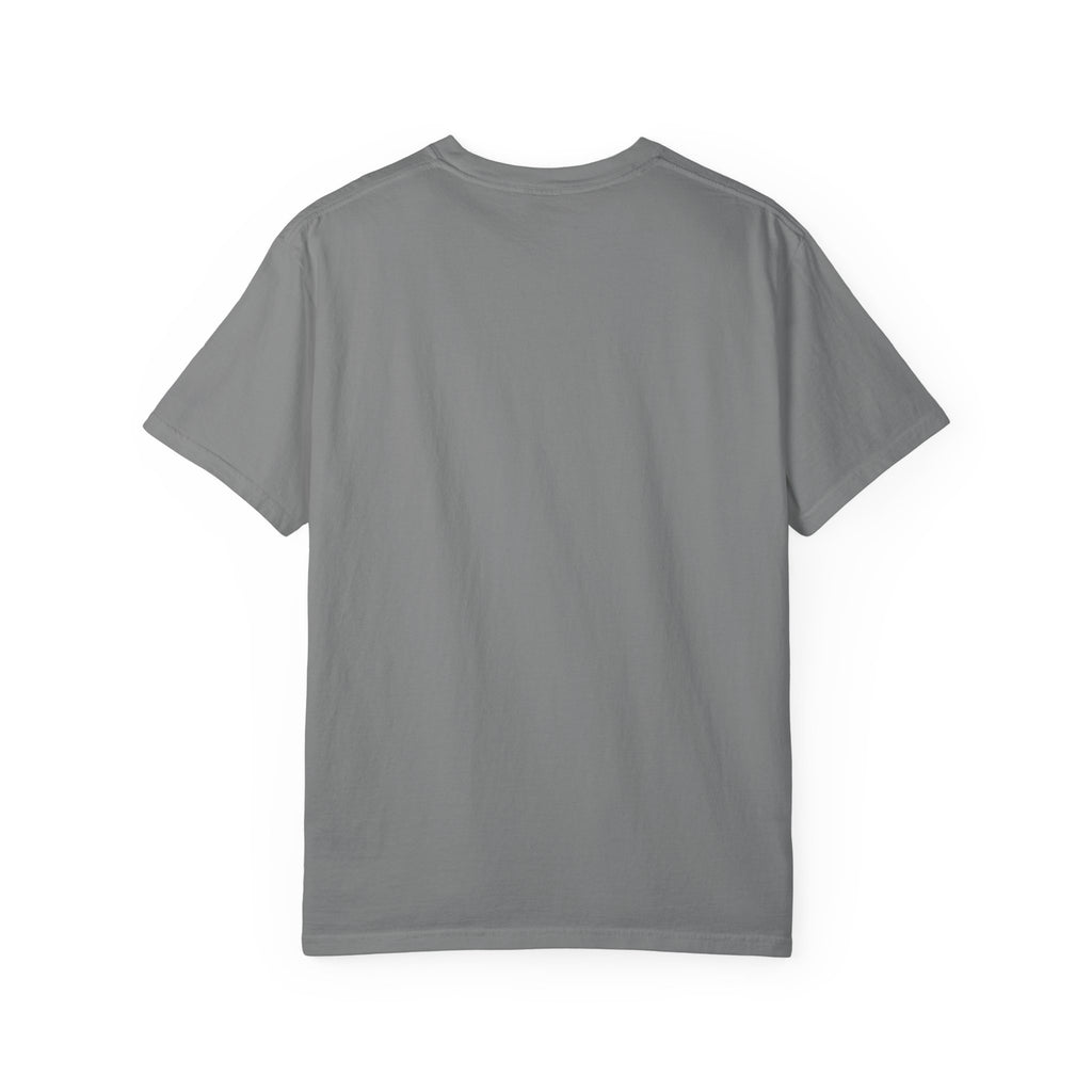 Raccoon Holiday Hat T-Shirt Christmas Creatures Gift Women Comic T-Shirt Trash Panda T-Shirt Xmas Fan Cartoon T-Shirt Animal Graphic Line Art