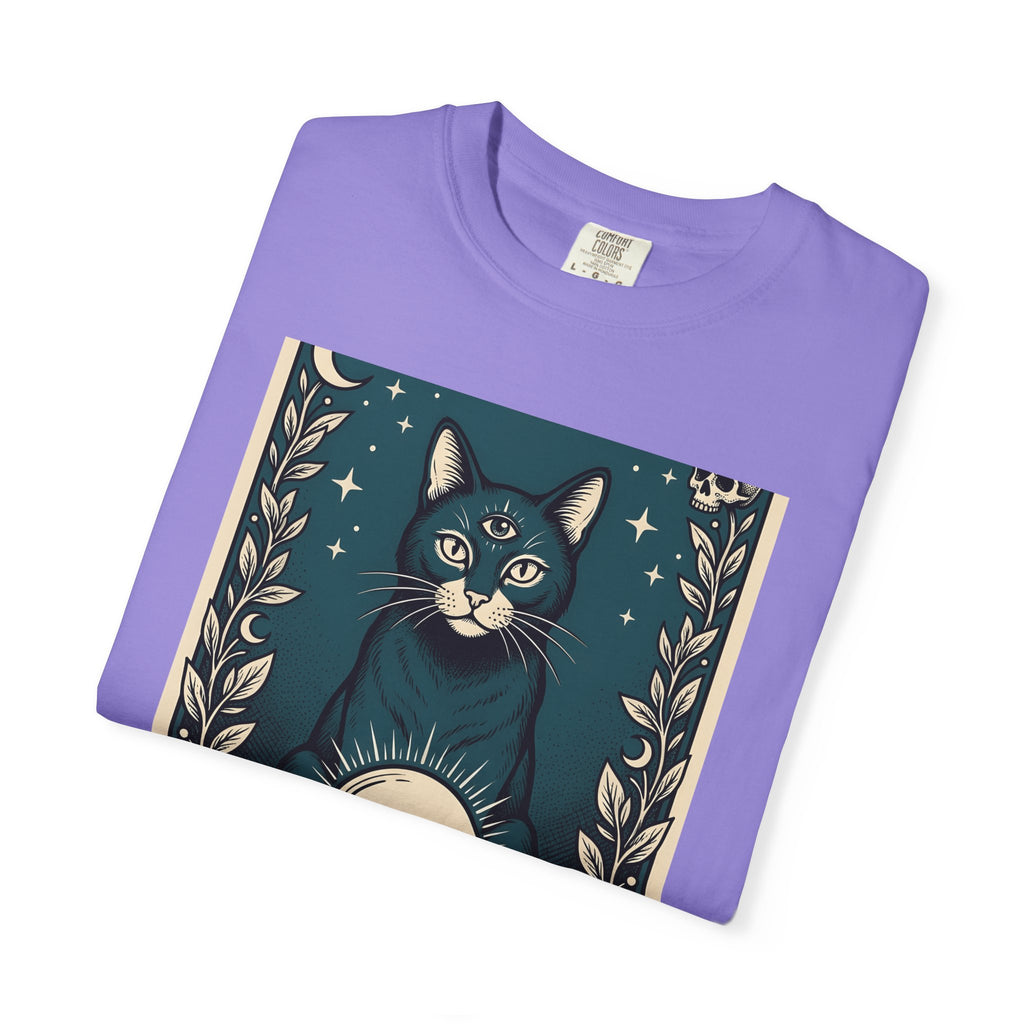 Mystic Cat T-Shirt Boho Chic Witchcraft Gift Women Tarot T-Shirt Kitty T-Shirt Bohemian Fan Occult Graphic Vintage Crystal Ball T-Shirt