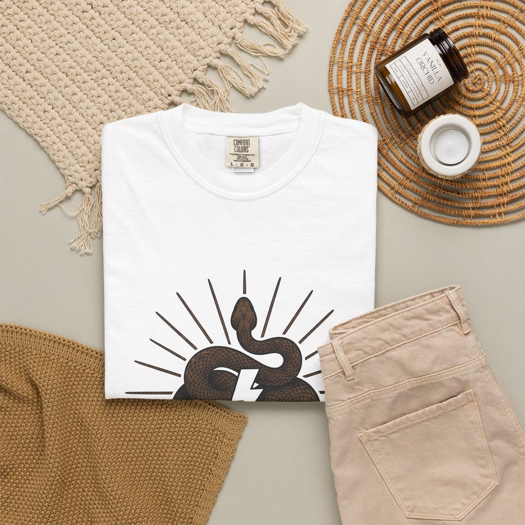 Snake Cowgirl Western Gift Boho Serpent Rodeo Fan Hippie Cowboy Vintage Lightning Bolt T-Shirt