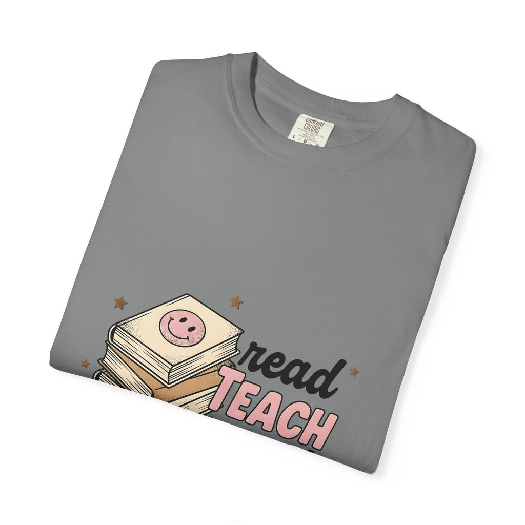 Stacked Books Teachers Reading Gift Cartoon Book Pile Educator Enthusiast Comic Literacy Retro T-Shirt