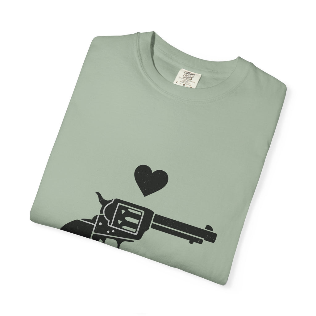 Revolver Graphic T-Shirt Cowgirl Country Gift Women Western T-Shirt Gun T-Shirt Cowboy Fan Rustic Design Country Illustration Graphic Vintage
