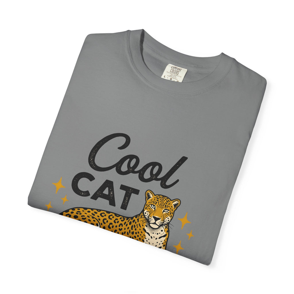 Spotted Cat T-Shirt Cat Fauna Gift Women Antique T-Shirt Tabby Cat T-Shirt Cat Fan Feline T-Shirt Wildlife Graphic Throwback Twinkles T-Shirt