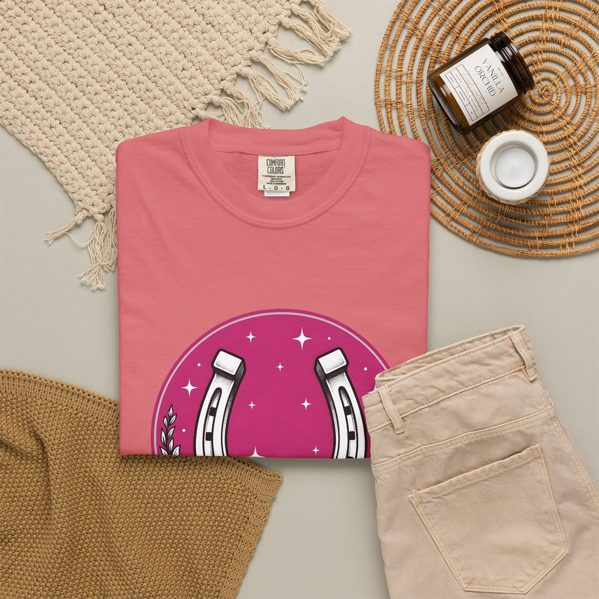 Horseshoe Blossom T-Shirt Cowgirl Ranch Gift Women Hippie T-Shirt Texas Wildflower T-Shirt Rodeo Fan Western T-Shirt Farm Graphic Antique Twinkle