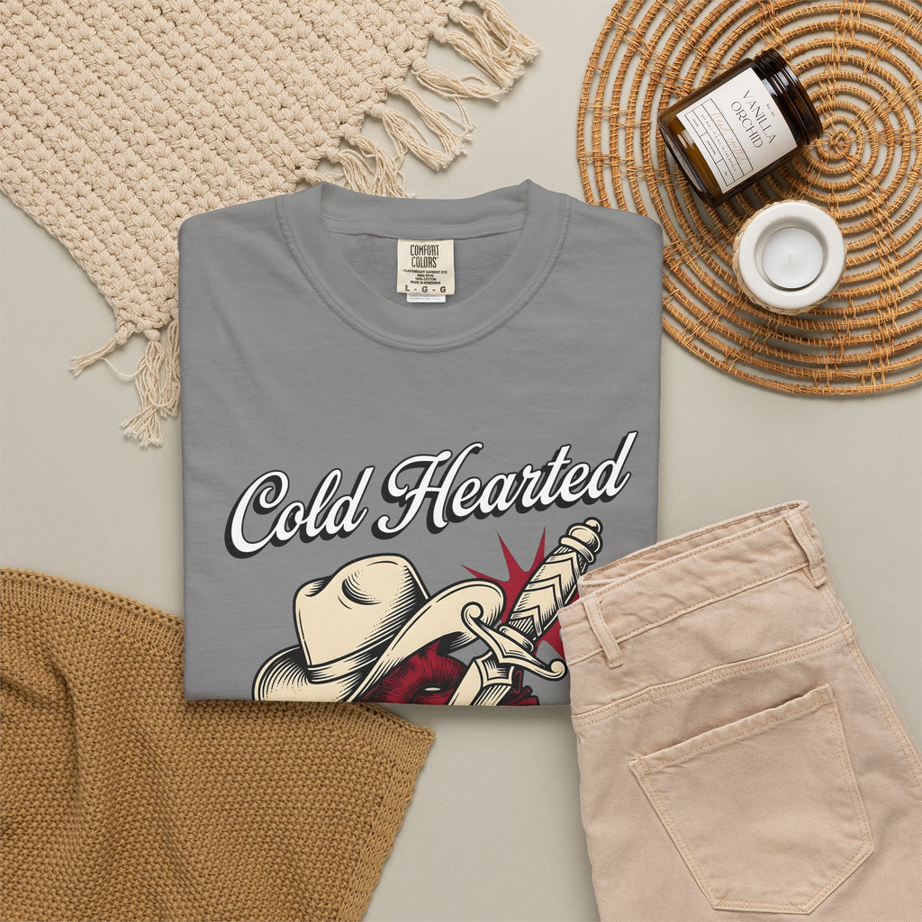 Heart Cowboy Hat T-Shirt Cowgirl Western Gift Women Tattoo T-Shirt Cowboy Hat T-Shirt Rodeo Fan Tattooed T-Shirt Country Graphic Vintage Dagger