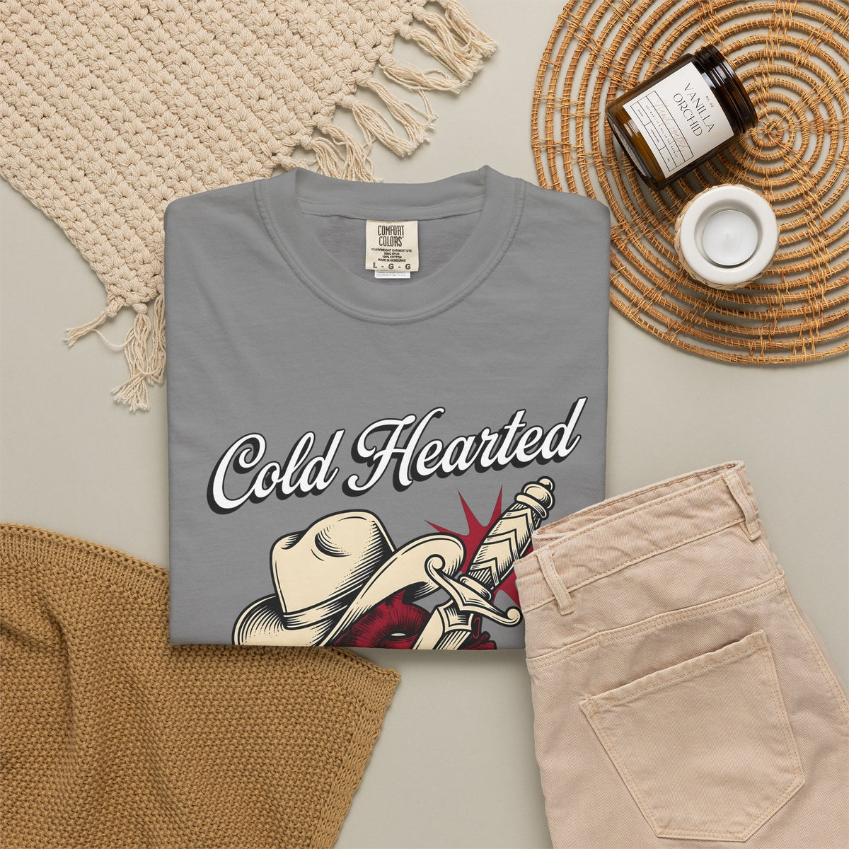 Heart Cowboy Hat T-Shirt Cowgirl Western Gift Women Tattoo T-Shirt Cowboy Hat T-Shirt Rodeo Fan Tattooed T-Shirt Country Graphic Vintage Dagger