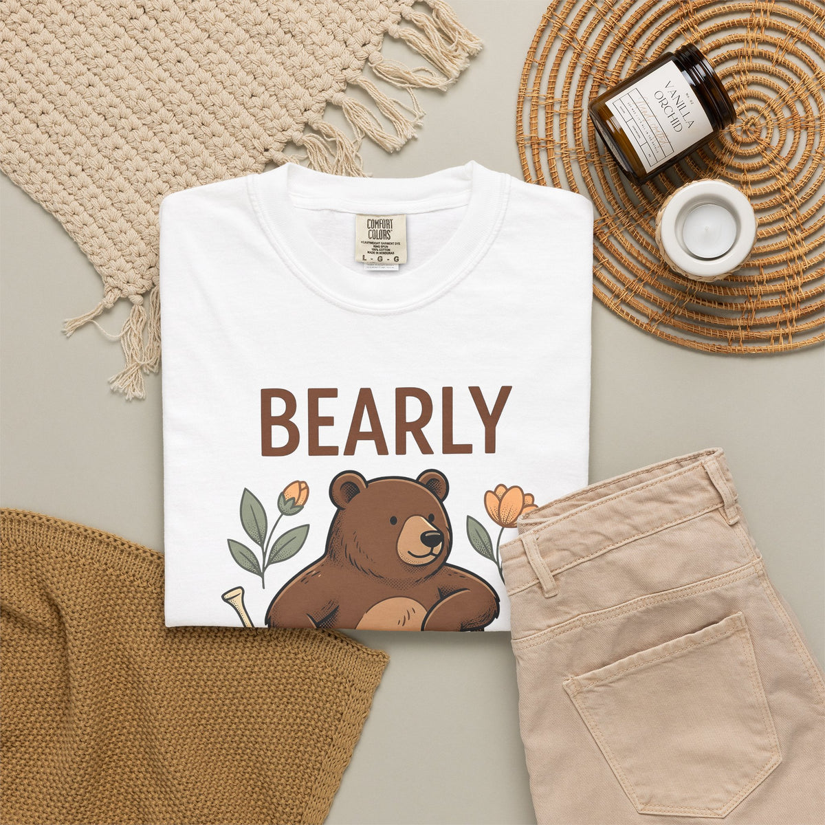 Bear Golf T-Shirt Golf Wildlife Gift Women Comic T-Shirt Teddy T-Shirt Golfer Fan Cartoon T-Shirt Animal Graphic Retro Floral T-Shirt