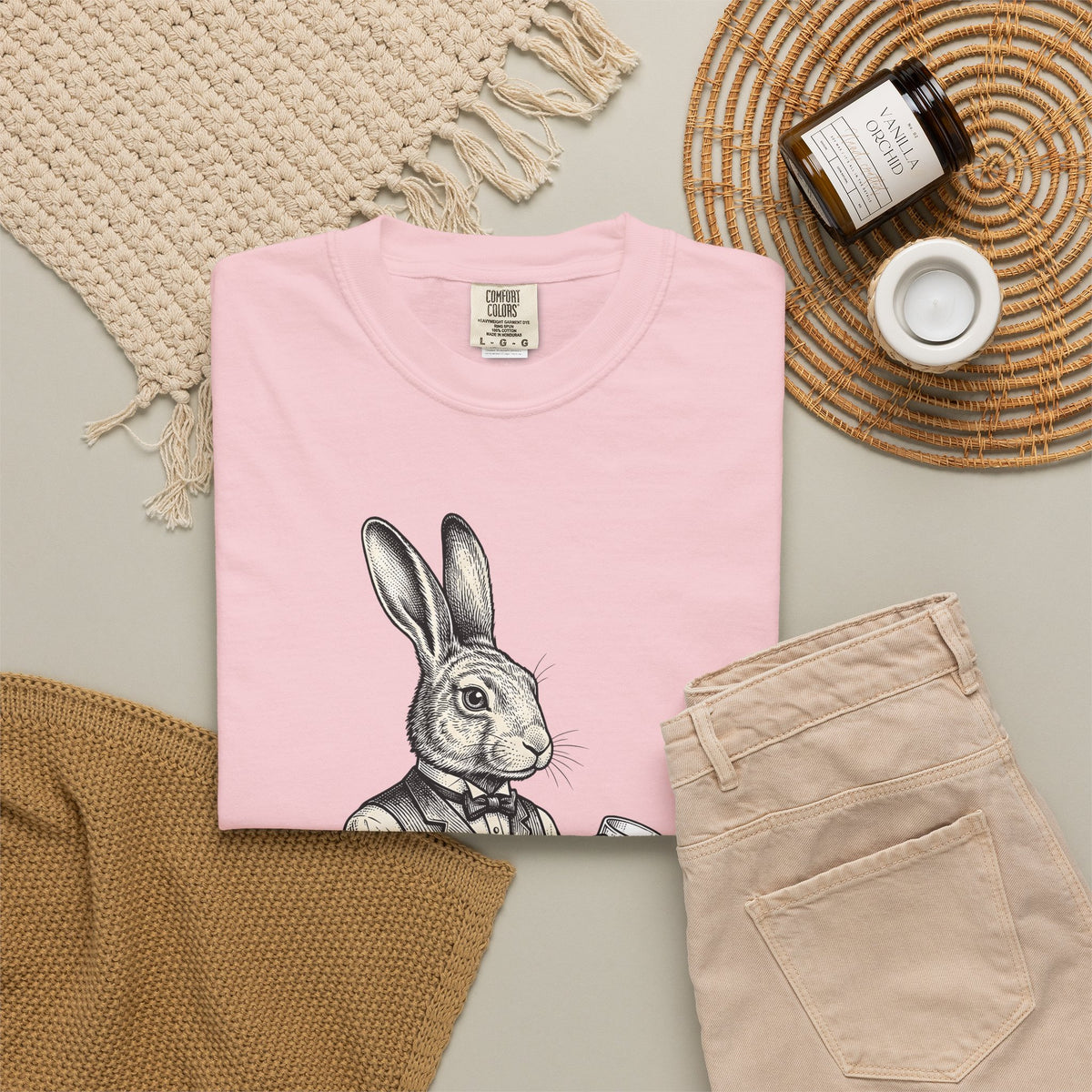 Rabbit Bartender T-Shirt Animal Bar Gift Women Vintage T-Shirt Bunny T-Shirt Pet Fan Retro T-Shirt Pub Graphic Hand Drawn Playing Card T-Shirt