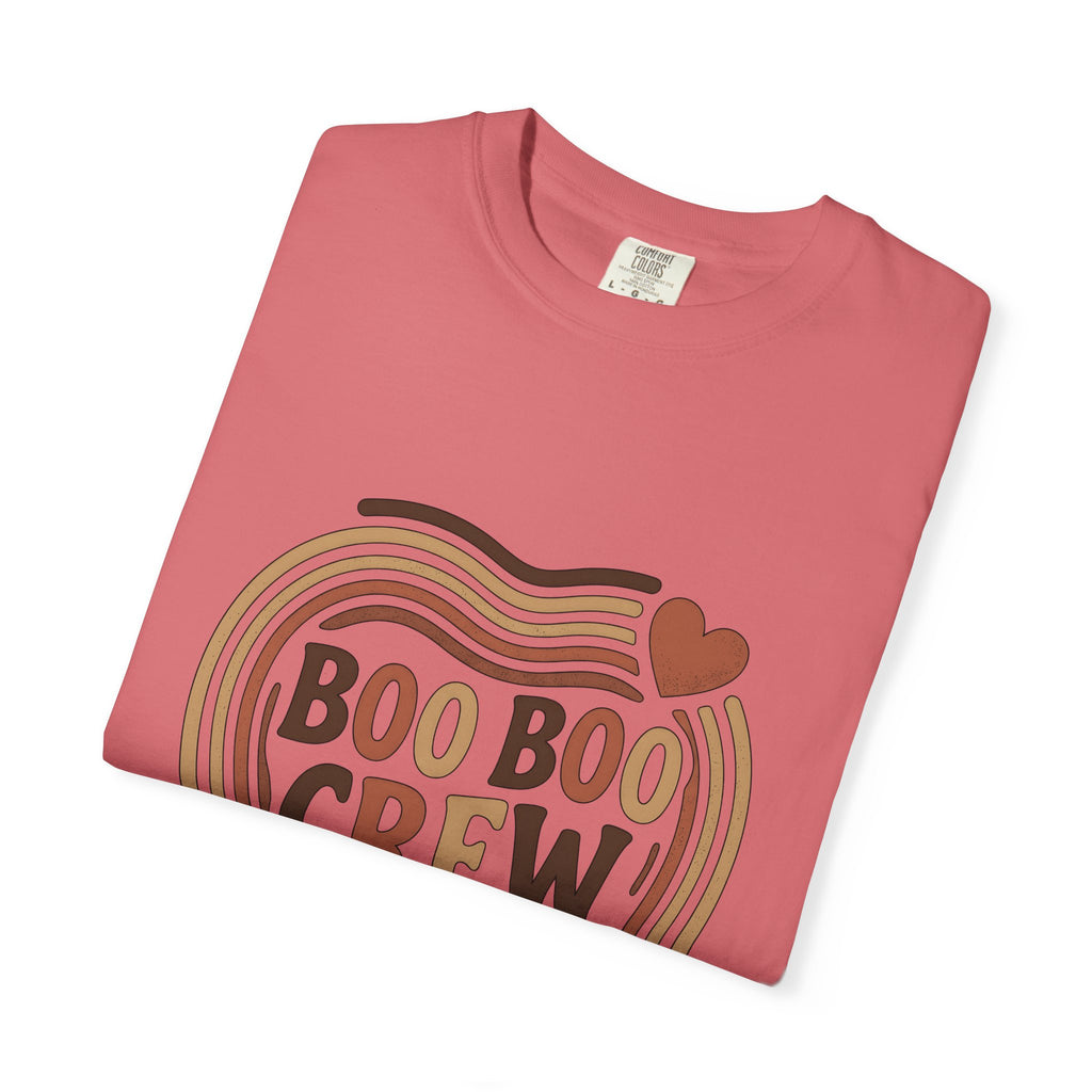 Heart Rainbow T-Shirt Nurses Healthcare Gift Women Retro T-Shirt Love T-Shirt Nurse Enthusiast Vintage T-Shirt Medical Graphic Minimalist Wavy